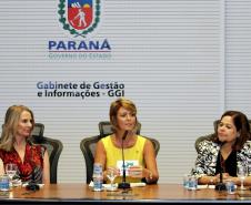 Governador Beto Richa formaliza a adesão do Paraná à Agenda de Convergência, um protocolo de ações proposto pela Secretaria Nacional de Promoção dos Direitos da Criança e do Adolescente, com a presença da secretária estadual da Família e Desenvolvimento Social, Fernanda Richa, e da secretária Nacional de Promoção dos Direitos da Criança e do Adolescente, Angelica Goulart. Curitiba, 25.02.2014 - Foto Rogério Machado/SEDS