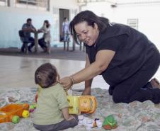 Conselho Tutelar de Umuarama visita o Abrigo Tia Lili. Esq/Dir, conselheiro José Lourenço Lúcio Filho e conselheira Azenilda Alexandre Costa BarbosaFoto: Ricardo Marajó/SEDS