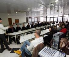 O Comitê de Proteção Integral da Criança e do Adolescente promoveu nesta terça (27) e quarta-feira (28) duas reuniões para a definição de ações preventivas e fluxos de atendimentos a crianças e adolescentes no período da Copa do Mundo. Os encontros fazem parte do plano de ação definido pelo Comitê para preparar a rede de proteção à infância e adolescência no Estado para o evento. Foto:Jonas Oliveira/ANPr