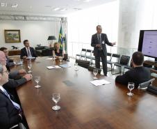 Governador, Beto Richa, acompanhado pela Secretária do Trabalho e Desenvolvimento Social, Fernanda Richa, Superintendente do Hospital Erasto Gaertner, Dr Adriano Lago - ; Secretário Michele Caputo Neto participam apresentação do projeto arquitetônico do hospital oncopediátrico Erastinho- SESA . Rogério Machado / SECS