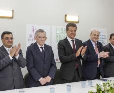 Governador Beto Richa inaugura o Dedica (Defesa dos Direitos da Criança e do Adolescente). Presentes o presidente da Associação dos Amigos do HC, Euclides Scalco, o secretário estadual da Saúde, Michele Caputo Neto, o reitor da UFPR, Zaki Akel Sobrinho, a coordenador do Dedica, Luci Pfeiffer e a promotora Tarcila Santos Teixeira - Foto: Pedro Ribas/ANPr