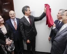 Governador Beto Richa inaugura o Dedica (Defesa dos Direitos da Criança e do Adolescente). Presentes o presidente da Associação dos Amigos do HC, Euclides Scalco, o secretário estadual da Saúde, Michele Caputo Neto, o reitor da UFPR, Zaki Akel Sobrinho, a coordenador do Dedica, Luci Pfeiffer e a promotora Tarcila Santos Teixeira - Foto: Pedro Ribas/ANPr