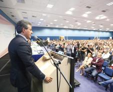 Secretária da Família e Desenvolvimento Social, Fernanda Richa, e o Governador Beto Richa, participam do 6º Encontro Estadual do programa Mãe Paranaense no Expo Unimed - Foto: Rogério Machado/SECS