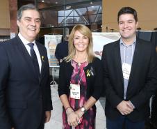 Secretária da Família e Desenvolvimento Social, Fernanda Richa, e o Governador Beto Richa, participam do 6º Encontro Estadual do programa Mãe Paranaense no Expo Unimed - Foto: Rogério Machado/SECS