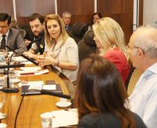 Secretária da Família e Desenvolvimento Social, Fernanda Richa, participa da reunião com Luciana Temer sobre Exploração e Abuso Sexual Infantil - Foto: Rogério Machado/SECS