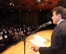 O governador Beto Richa e a secretária da Família e Desenvolvimento Social (Seds), Fernanda Richa assinaram na noite de segunda-feira (07/05), três decretos que criam mecanismos para o desenvolvimento e desdobramento das políticas para crianças e adolescentes no Paraná. Foto:Rogério Machado/SEDS