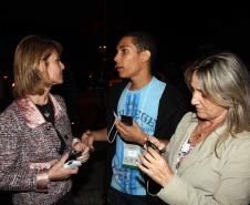 O governador Beto Richa e a secretária da Família e Desenvolvimento Social (Seds), Fernanda Richa assinaram na noite de segunda-feira (07/05), três decretos que criam mecanismos para o desenvolvimento e desdobramento das políticas para crianças e adolescentes no Paraná. Foto:Rogério Machado/SEDS