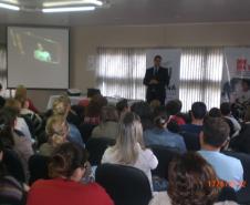 Dia 17 de Maio foi realizada palestra em Laranjeiras do Sul com o Promotor Drº Ronaldo de Paula Mion no Sindicato Rural Patronal, estiveram presentes no local aproximadamente 100 pessoas entre Conselheiros tutelares da região, coordenadores pedagógicos, diretores de escolas e técnicos do município da Secretaria Municipal de Assistência Social/CRAS e CREAS.Foto:Divulgação