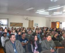 Dia 17 de Maio foi realizada palestra em Laranjeiras do Sul com o Promotor Drº Ronaldo de Paula Mion no Sindicato Rural Patronal, estiveram presentes no local aproximadamente 100 pessoas entre Conselheiros tutelares da região, coordenadores pedagógicos, diretores de escolas e técnicos do município da Secretaria Municipal de Assistência Social/CRAS e CREAS.Foto:Divulgação