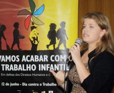A Secretaria da Família e Desenvolvimento Social (Seds) apoiou o seminário "Vamos acabar com o Trabalho Infantil: Em defesa dos Direitos Humanos e da Justiça Social” realizado nesta terça-feira (12), Dia Contra o Trabalho Infantil. O evento foi promovido pela Superintendência Regional do Trabalho e Emprego no Paraná e pelo Fórum Estadual de Erradicação do Trabalho Infantil e Regularização do Trabalho do Adolescente (Feti–PR). Foto:Ricardo Marajó/SEDS