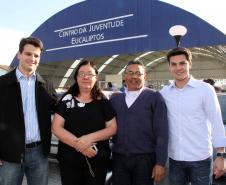 A secretária da Família e Desenvolvimento Social, Fernanda Richa, junto com o secretário municipal do Esporte, Lazer e Juventude, Marcello Richa.participou na manhã desta sexta-feira (06) da inauguração do Centro da Juventude Eucaliptos no bairro Alto Boqueirão, em Curitiba.Foto: Rogério Machado/SEDS