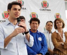 A secretária da Família e Desenvolvimento Social, Fernanda Richa, junto com o secretário municipal do Esporte, Lazer e Juventude, Marcello Richa.participou na manhã desta sexta-feira (06) da inauguração do Centro da Juventude Eucaliptos no bairro Alto Boqueirão, em Curitiba.Foto: Rogério Machado/SEDS