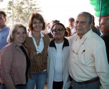 A secretária da Família e Desenvolvimento Social, Fernanda Richa, junto com o secretário municipal do Esporte, Lazer e Juventude, Marcello Richa.participou na manhã desta sexta-feira (06) da inauguração do Centro da Juventude Eucaliptos no bairro Alto Boqueirão, em Curitiba.Foto: Rogério Machado/SEDS