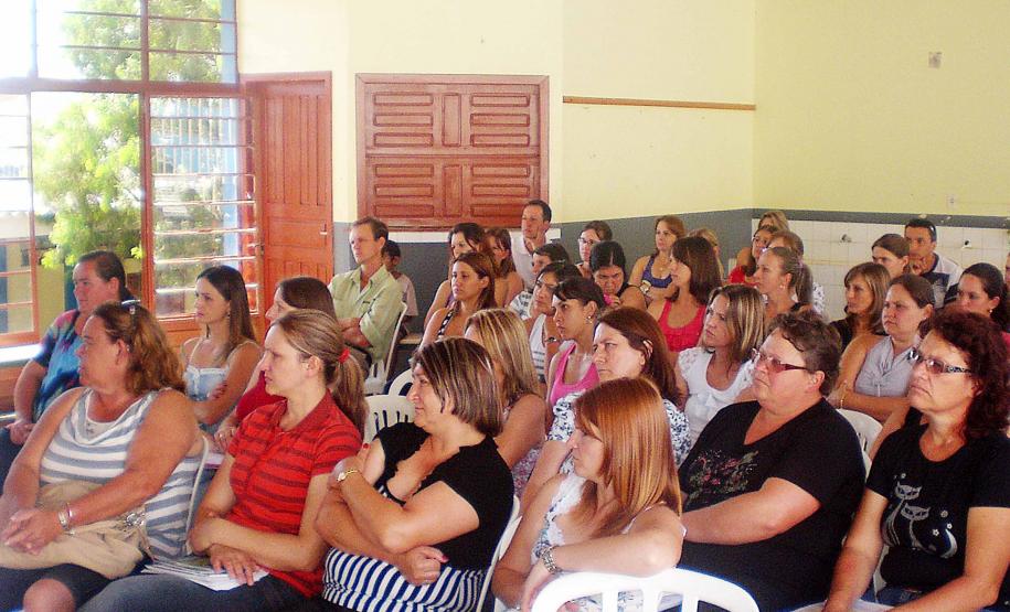 1 A Secretaria da Família e Desenvolvimento Social (Seds) promoveu no início do mês, em Virmond, região de Centro-Oeste do estado, uma palestra sobre o enfrentamento a violência contra crianças e adolescentes na rede pública de ensino. Foto:SEDS