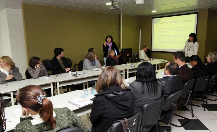 O Comitê de Proteção Integral da Criança e do Adolescente promoveu nesta terça (27) e quarta-feira (28) duas reuniões para a definição de ações preventivas e fluxos de atendimentos a crianças e adolescentes no período da Copa do Mundo. Os encontros fazem parte do plano de ação definido pelo Comitê para preparar a rede de proteção à infância e adolescência no Estado para o evento. Foto:Jonas Oliveira/ANPr