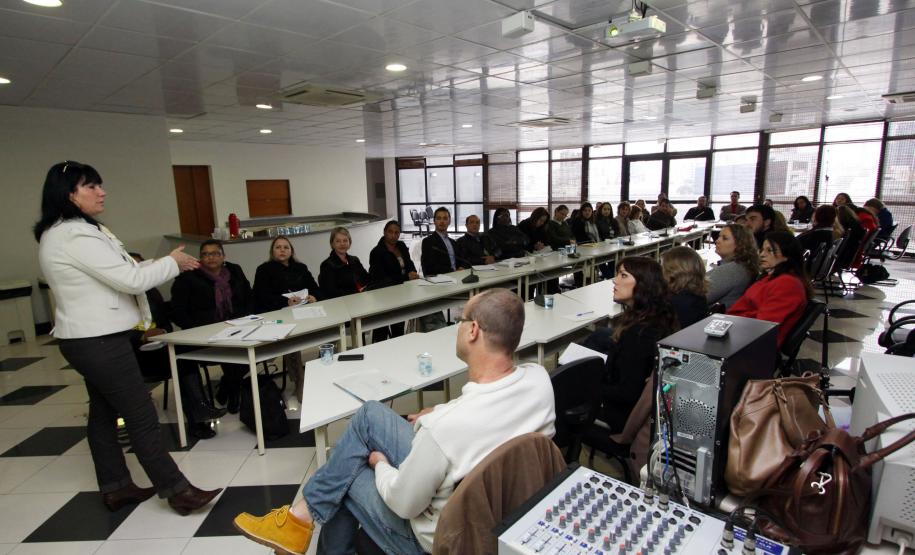 O Comitê de Proteção Integral da Criança e do Adolescente promoveu nesta terça (27) e quarta-feira (28) duas reuniões para a definição de ações preventivas e fluxos de atendimentos a crianças e adolescentes no período da Copa do Mundo. Os encontros fazem parte do plano de ação definido pelo Comitê para preparar a rede de proteção à infância e adolescência no Estado para o evento. Foto:Jonas Oliveira/ANPr