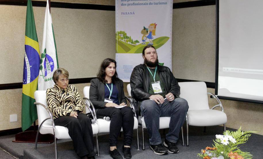 Governo capacita profissionais da mídia e do turismo para proteger crianças e adolescentes durante a Copa