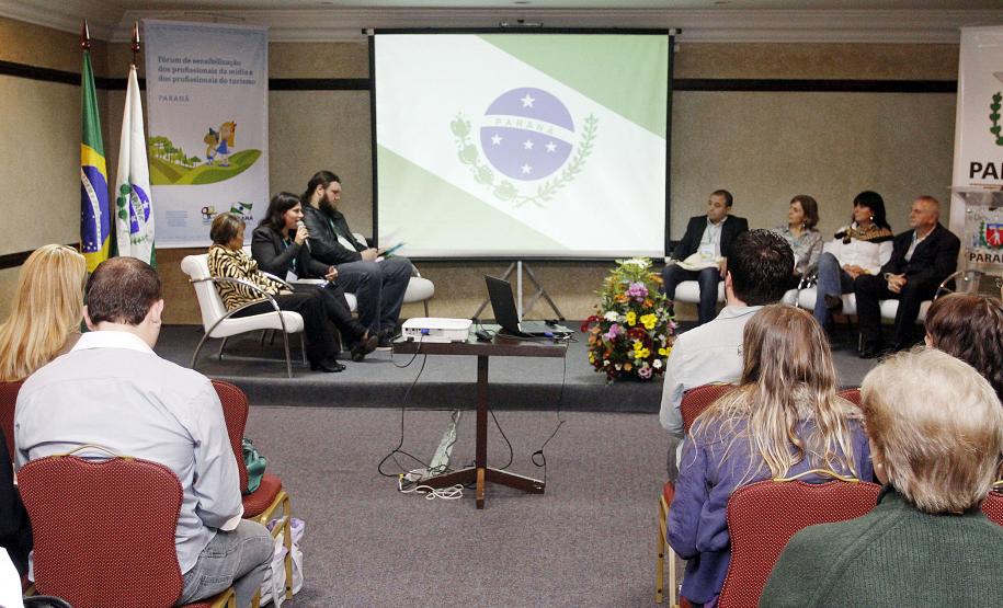 Governo capacita profissionais da mídia e do turismo para proteger crianças e adolescentes durante a Copa