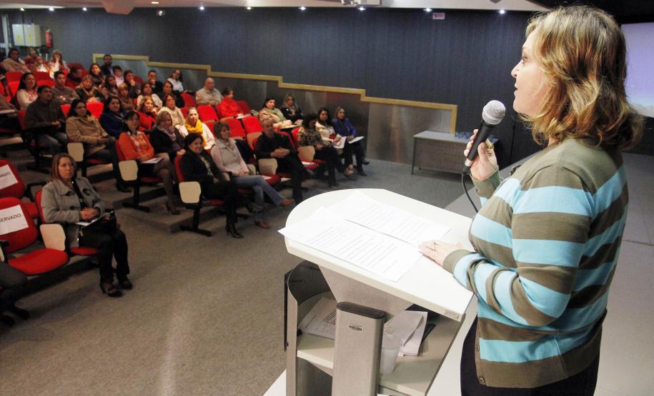 Secretária da Família e Desenvolvimento Social, Fernanda Richa, participa da aula inaugural do curso de capacitação nível intermediário do SIPIA CT Web.Foto - Rogério Machado/SEDS