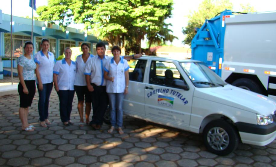 Conselhos Tutelares de Capitão Leônidas Marques e Cafelândia recebem automóveis e equipamentos de informática A entrega no município de Cafelândia contou com a presença do prefeito em exercício Arlindo de Matias; Nilva Franus, secretária municipal; conselheiros tutelares; a chefe do escritório regional de Cascavel, Lismari Fontana; além de outras autoridades.