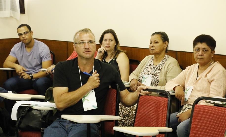 ?O que leva o adolescente a se envolver com a criminalidade??. Com esta frase a doutora em psicologia e estudos psicanalísticos, Ludmilla Feres Faria, iniciou a apresentação com o tema ?Adolescências?, realizada durante o quarto encontro do Circuito de Capacitação da Socioeducação, Foto: Ricardo Marajó/SEDS