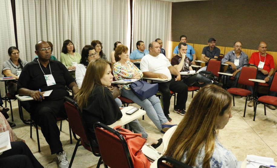 ?O que leva o adolescente a se envolver com a criminalidade??. Com esta frase a doutora em psicologia e estudos psicanalísticos, Ludmilla Feres Faria, iniciou a apresentação com o tema ?Adolescências?, realizada durante o quarto encontro do Circuito de Capacitação da Socioeducação, Foto: Ricardo Marajó/SEDS