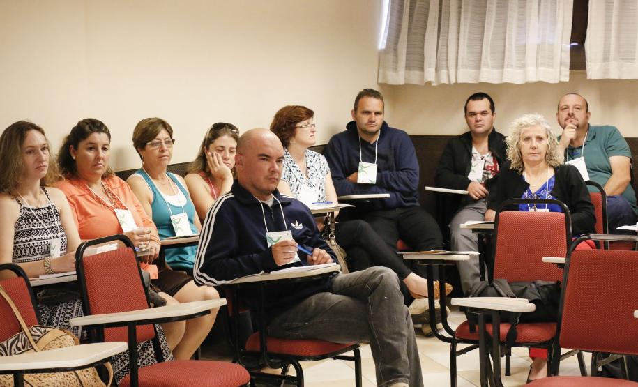 ?O que leva o adolescente a se envolver com a criminalidade??. Com esta frase a doutora em psicologia e estudos psicanalísticos, Ludmilla Feres Faria, iniciou a apresentação com o tema ?Adolescências?, realizada durante o quarto encontro do Circuito de Capacitação da Socioeducação, Foto: Ricardo Marajó/SEDS