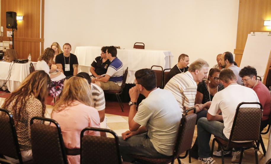 ?O que leva o adolescente a se envolver com a criminalidade??. Com esta frase a doutora em psicologia e estudos psicanalísticos, Ludmilla Feres Faria, iniciou a apresentação com o tema ?Adolescências?, realizada durante o quarto encontro do Circuito de Capacitação da Socioeducação, Foto: Ricardo Marajó/SEDS