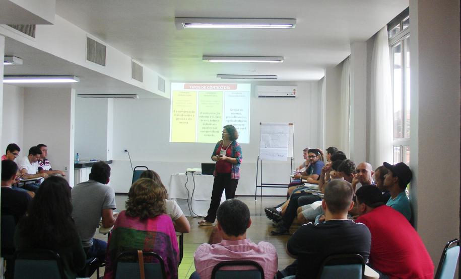 Capacitação reúne servidores da socioeducação em Cascavel