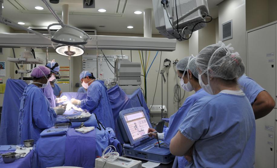 Destinações do IR aumentam 144% Hospital Pequeno Príncipe usa os recursos captados pelo Banco de Projetos em ações de apoio à assistência e pesquisa, formação de pesquisadores, aquisição de insumos e equipamentos. Fotos: Pequeno Príncipe