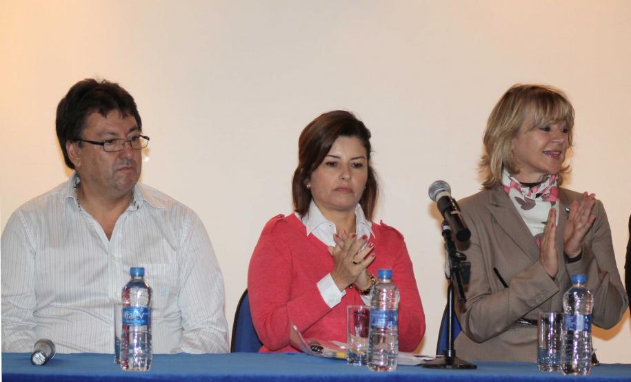 Diretora geral da secretária da familía e Desenvolvimento Social Leticia Raimundo,Deputada Estadual Rose Litro,dr