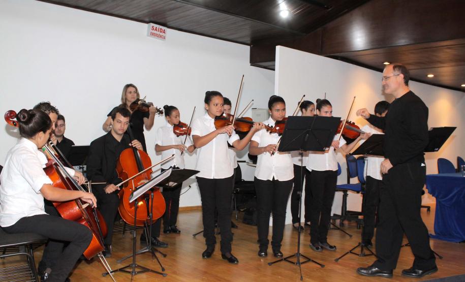 Diretora geral da secretária da familía e Desenvolvimento Social Leticia Raimundo,Deputada Estadual Rose Litro,dr