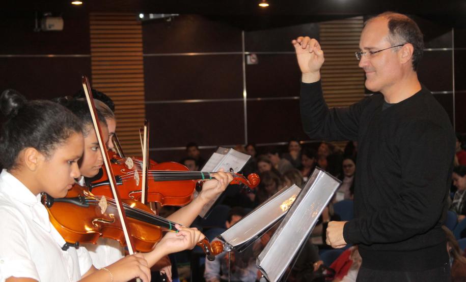 Diretora geral da secretária da familía e Desenvolvimento Social Leticia Raimundo,Deputada Estadual Rose Litro,dr