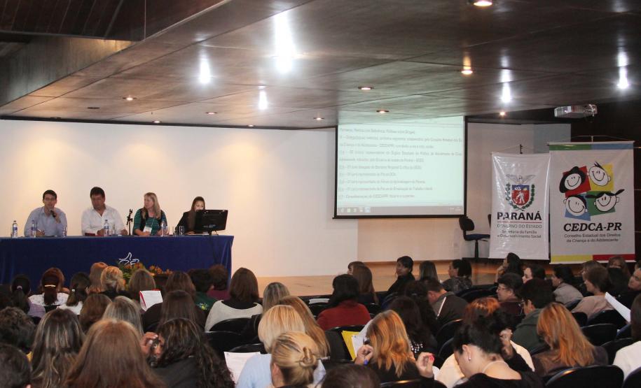 Diretora geral da secretária da familía e Desenvolvimento Social Leticia Raimundo,Deputada Estadual Rose Litro,dr