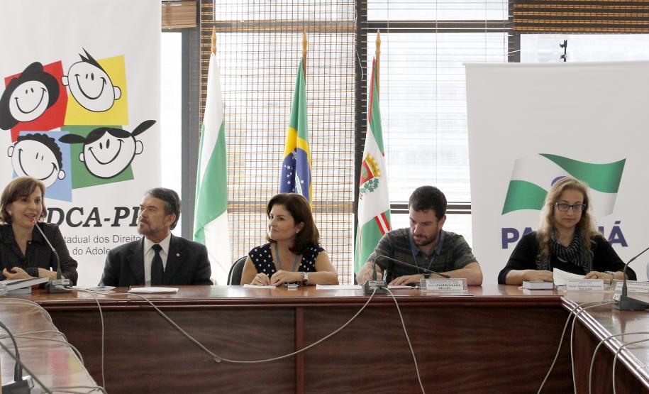 Conselho Estadual dos Direitos da Criança e do Adolescente do Parana CEDCA/PR. Posse dos novos Conselheiros representantes da Sociedade Civil Organizada - Gestao 2015-2017.Foto: Jefferson Oliveira / Seds