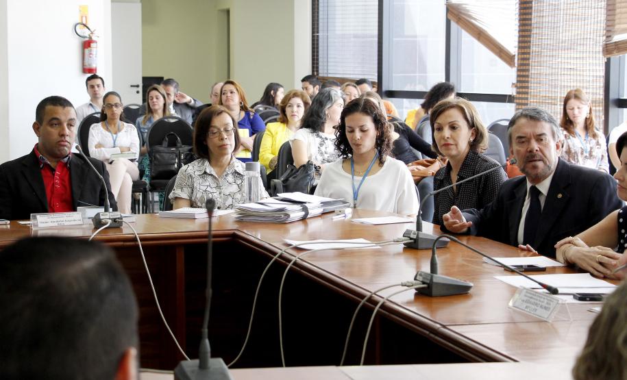 Conselho Estadual dos Direitos da Criança e do Adolescente do Parana CEDCA/PR. Posse dos novos Conselheiros representantes da Sociedade Civil Organizada - Gestao 2015-2017.Foto: Jefferson Oliveira / Seds