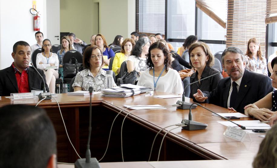 Conselho Estadual dos Direitos da Criança e do Adolescente do Parana CEDCA/PR. Posse dos novos Conselheiros representantes da Sociedade Civil Organizada - Gestao 2015-2017.Foto: Jefferson Oliveira / Seds