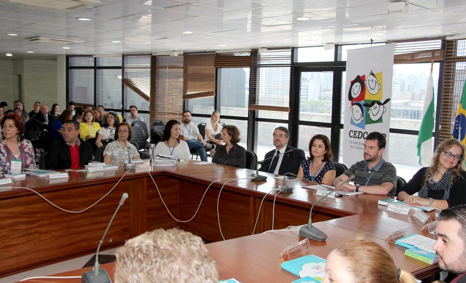 Conselho Estadual dos Direitos da Criança e do Adolescente do Parana CEDCA/PR. Posse dos novos Conselheiros representantes da Sociedade Civil Organizada - Gestao 2015-2017.Foto: Jefferson Oliveira / Seds