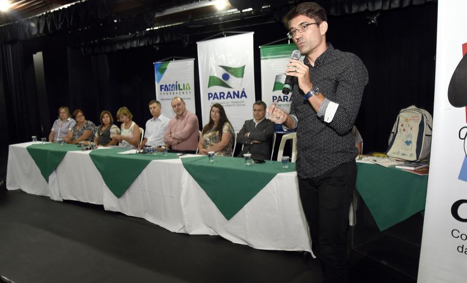 Lançamento do projeto Agentes de Leitura do Paraná. Na foto, o diretor da Biblioteca Pública do Paraná, Rogério Pereira.Pinhais, 19 de fevereiro de 2016.Foto: Kraw Penas/SEEC