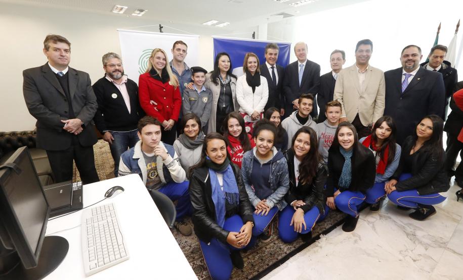 Secretária da Familía e Desenvolvimento Social, Fernanda Richa, participa do Projeto Criança Protegida. Foto:Rogério Machado/SECS