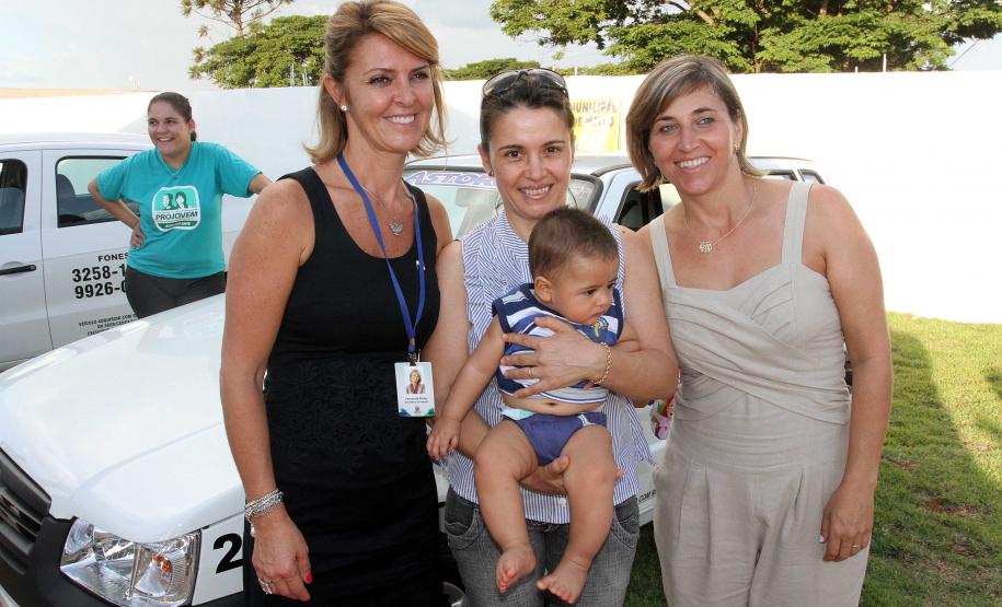 Fernanda Richa inaugura Cras em Munhoz de Melo e faz entrega de veículos para conselhos tutelares da região Foto: Rogério Machado/SEDS