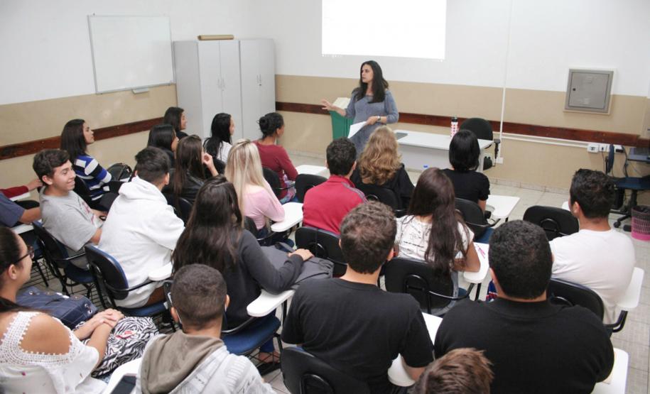 18/11/2016 - Programa de Aprendizagem ofertado pelo Instituto Salesiano Adolescentes participam do Programa de Aprendizagem ofertado pelo Instituto Salesiano de Assistência Social - Foto: Aliocha Mauricio/SEDS