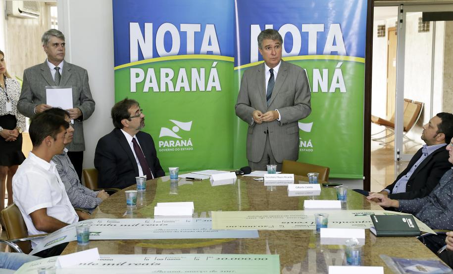 O Governo do Paraná entrega os três principais prêmios do 16º sorteio do programa Nota Paraná