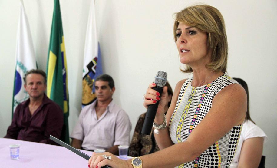 Secretária da Família entrega carro para conselho tutelar de São Pedro do Paraná Foto: Rogério Machado/SEDS