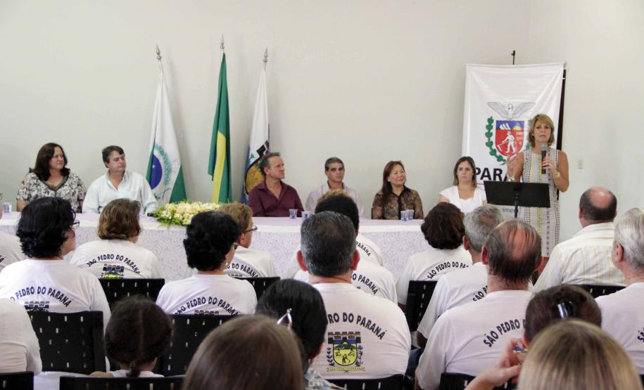 Secretária da Família entrega carro para conselho tutelar de São Pedro do Paraná Foto: Rogério Machado/SEDS