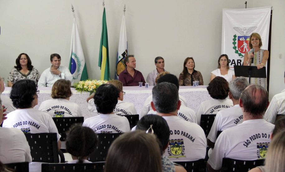 Secretária da Família entrega carro para conselho tutelar de São Pedro do Paraná Foto: Rogério Machado/SEDS
