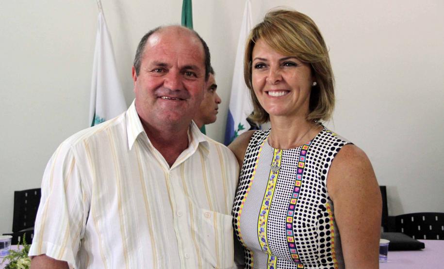 Secretária da Família entrega carro para conselho tutelar de São Pedro do Paraná Foto: Rogério Machado/SEDS