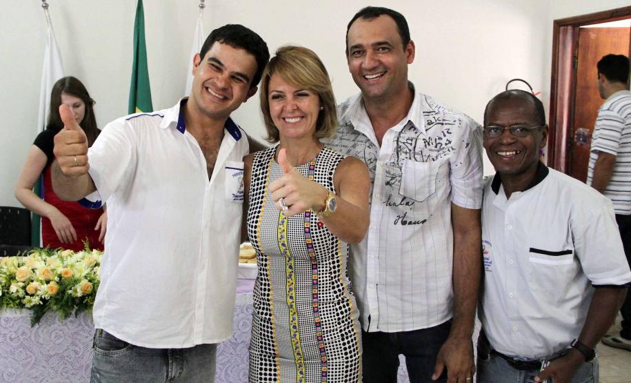 Secretária da Família entrega carro para conselho tutelar de São Pedro do Paraná Foto: Rogério Machado/SEDS