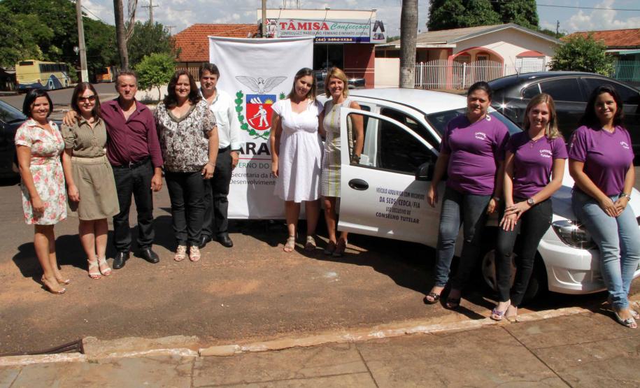 Secretária da Família entrega carro para conselho tutelar de São Pedro do Paraná Foto: Rogério Machado/SEDS