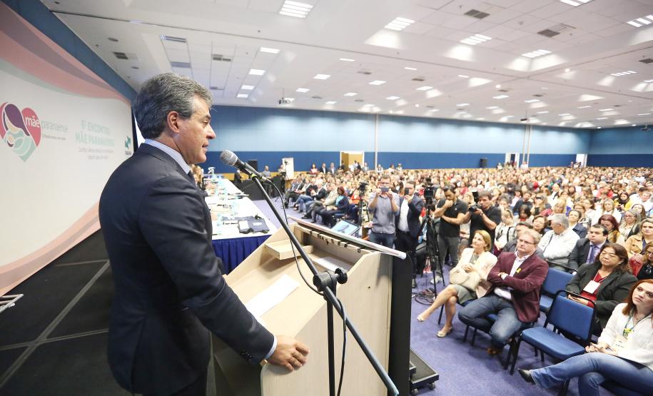 Secretária da Família e Desenvolvimento Social, Fernanda Richa, e o Governador Beto Richa, participam do 6º Encontro Estadual do programa Mãe Paranaense no Expo Unimed - Foto: Rogério Machado/SECS